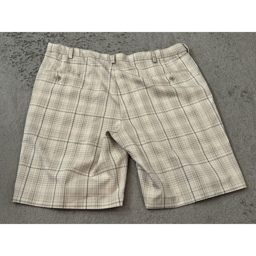 Haggar Mens Plaid Flat Front Golf Shorts Beige Gray Size 40 Polyester Casual - Picture 7 of 8